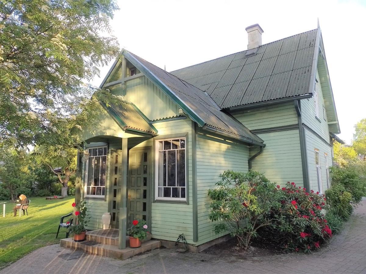 House, Garden & Sauna. Free Parking. Train Stop-200 M. Sea-1 Km. Jūrkalne Exterior foto